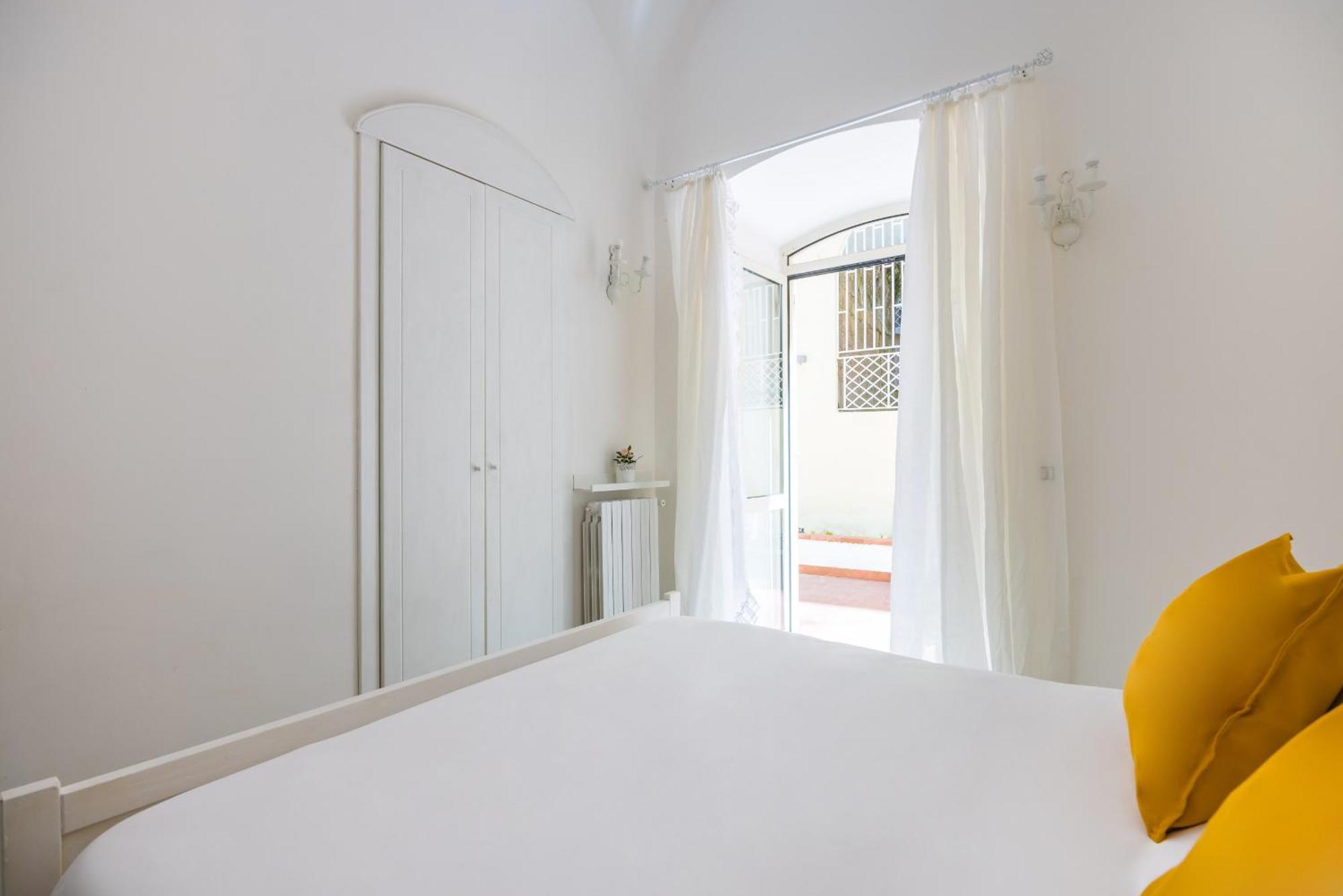 Apartment Donna Filomena Con Patio By Wonderful Italy *